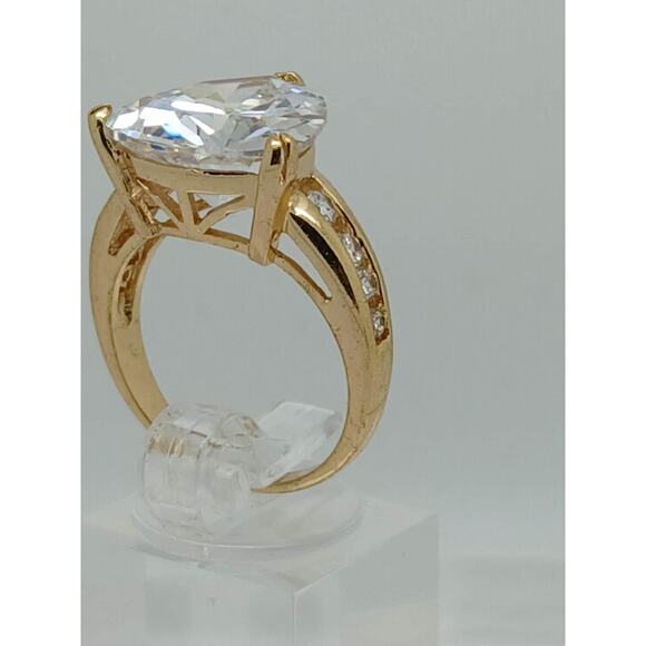1990's Vintage Bold Trilliant Cut 8 CT Gold EP CZ Simulated Diamond Ring Size 7 - Picture 9 of 9